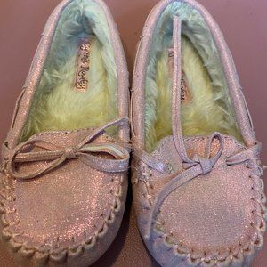Cynthia Rowley Pink Pearlized Moccasins, SZ 8, NWT